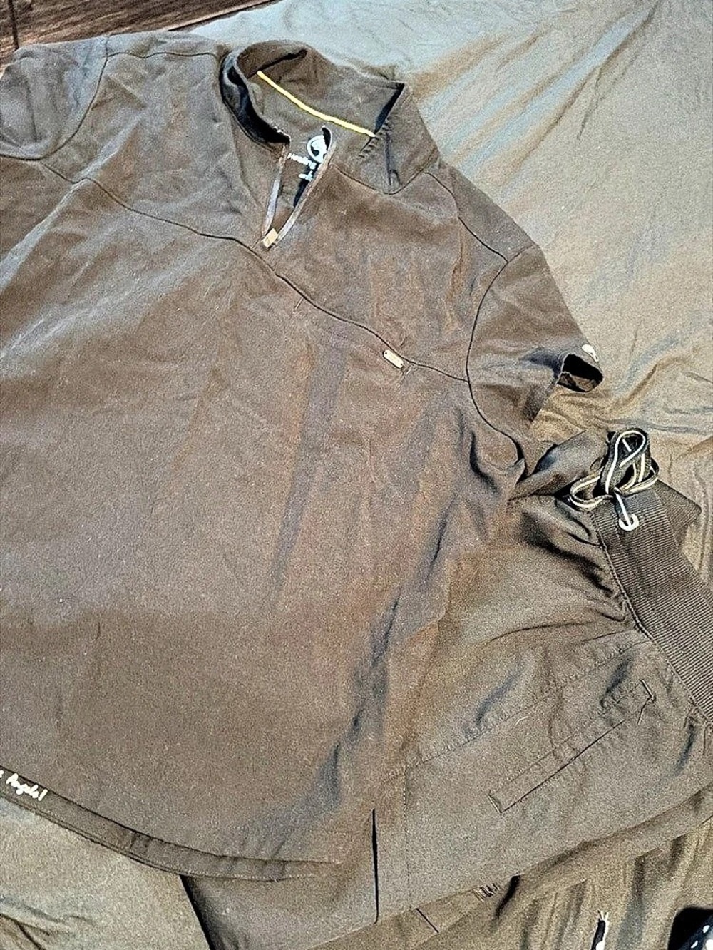 Healing Hands Short Sleeve jogger scrub set